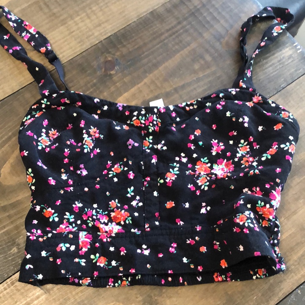 bethany mota cropped floral tank top